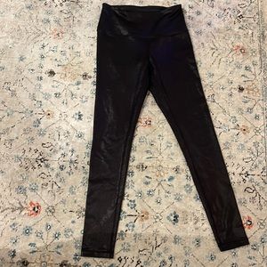 Zella black with a slight leather look legging